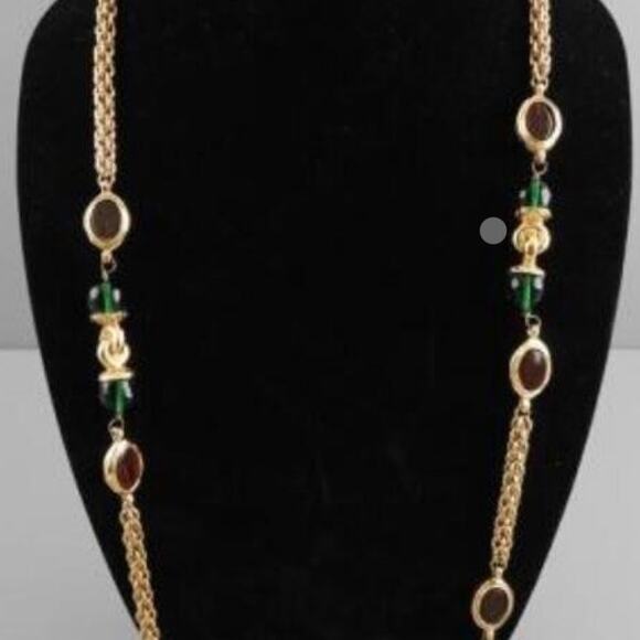 Gorgeous Vintage CHANEL Gripoix Gold Tone - Picture 3 of 11